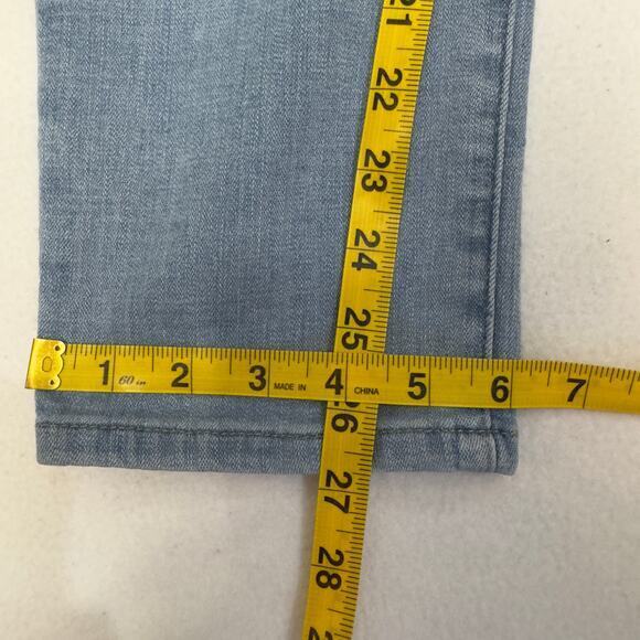 Levi’s Boyfriend Light Wash Blue Jeans Size 28x27‎ Zip Fly Tapered Legs Mid Rise - Picture 10 of 13